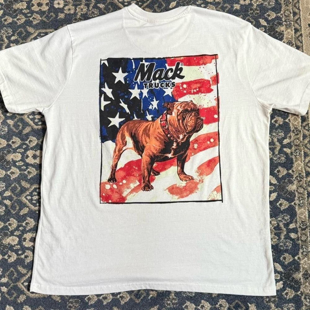 Mack Trucks bulldog graphic tee americana workwear — Size XL